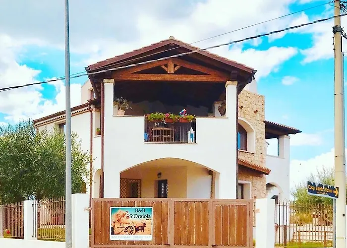 Affittacamere s' Orgiola Girasole