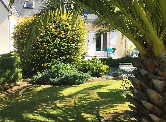 Bed and Breakfast Côté jardin des Charmilles à Quettehou
