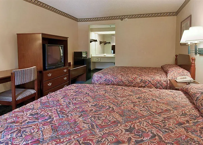 Days Inn - Chapel Hill