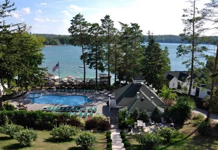 The Shore Club Wisconsin, Ascend Hotel Collection
