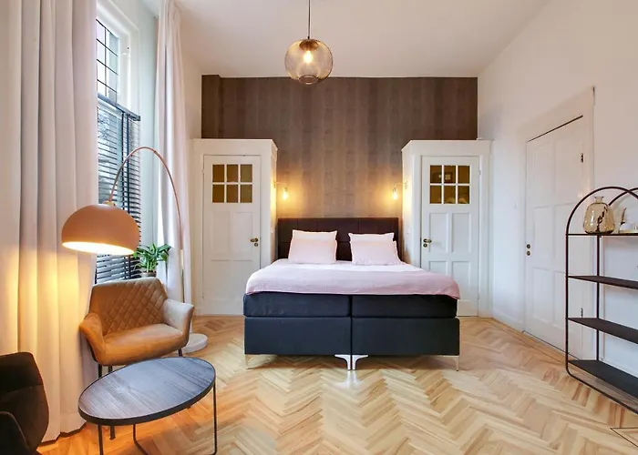Romantische Stad Suite "Alora", Met Prive Parkeerplaats