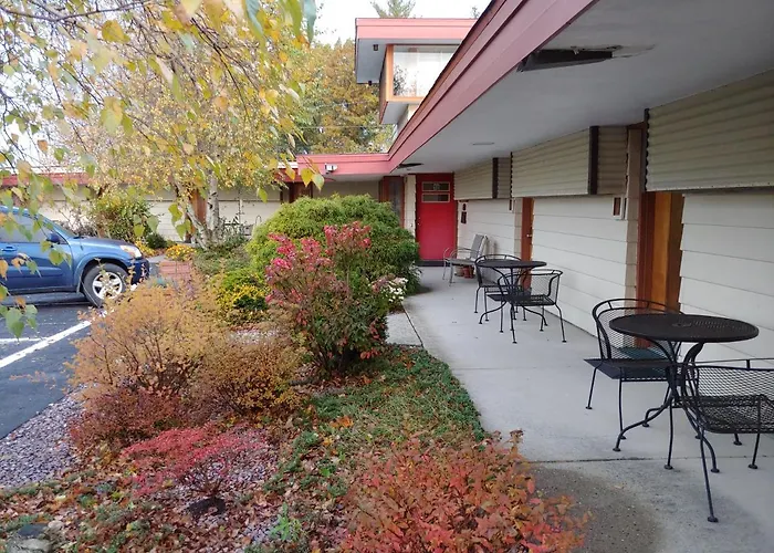 The Usonian Inn Llc
