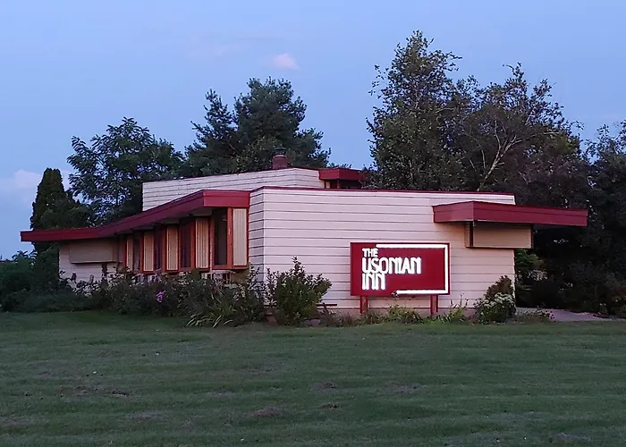 The Usonian Inn Llc Spring Green