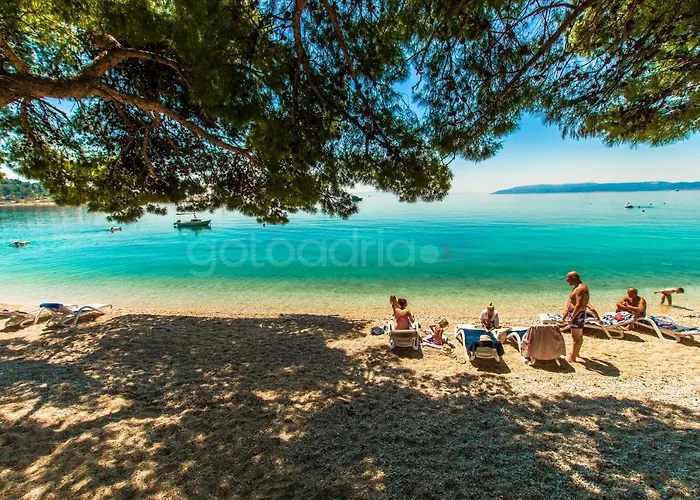 Beachfront Deluxe B&B Makarska