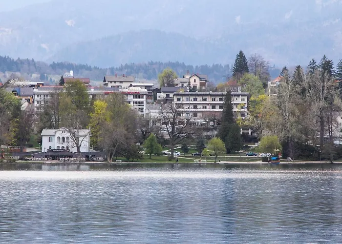 Lakefront Bled - Rooms & Apartments