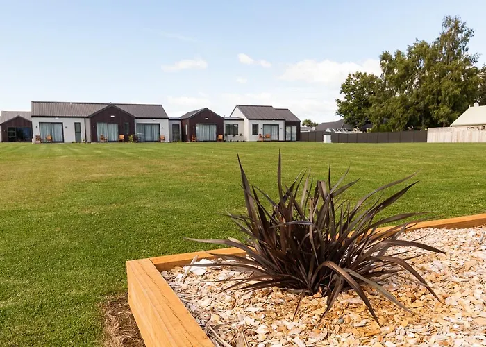Te Anau Hotels