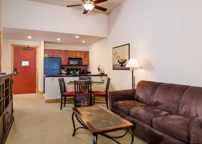 Schweitzer Mountain Resort White Pine Lodge