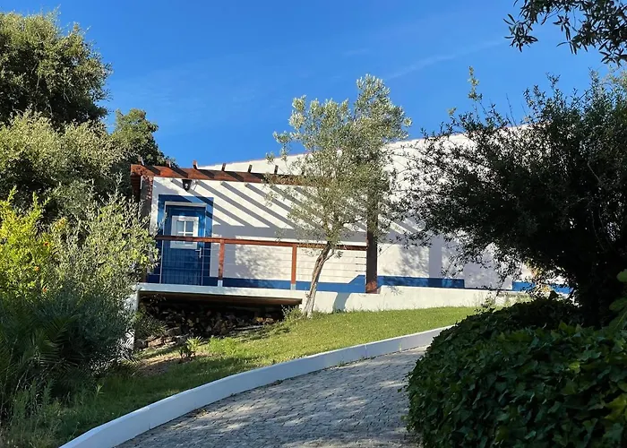 Montes De Charme Acomodação com café da manhã Benavila