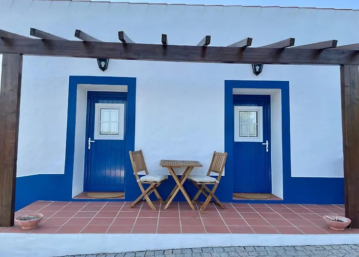 Montes De Charme Acomodação com café da manhã Benavila