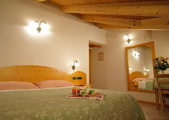 Jolly Room E Breakfast Dimaro