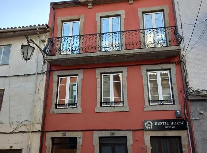 Rustic House Fundão Hotel