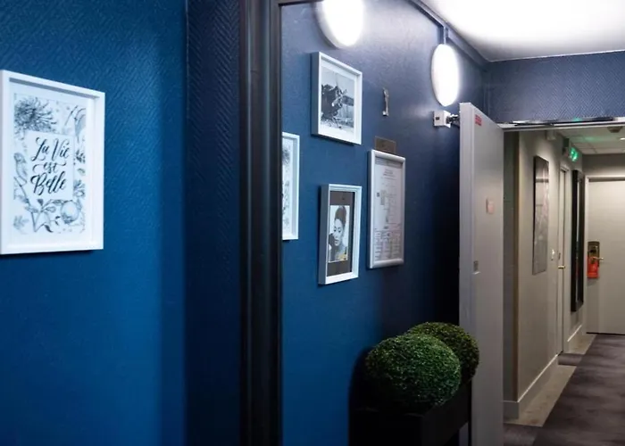 Hotel Le 23 Clichy