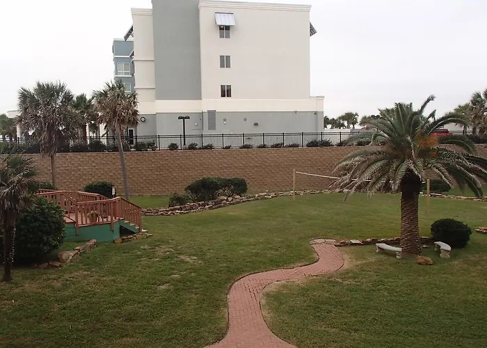 Maravilla Condos