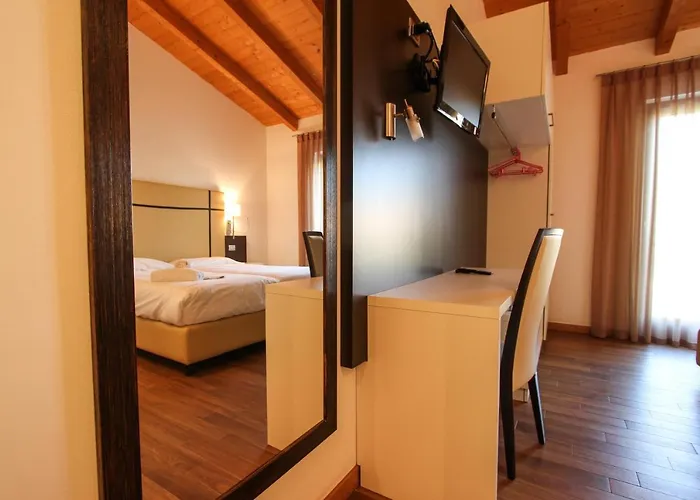 Thai Orchidee Restaurant&Rooms Garda 