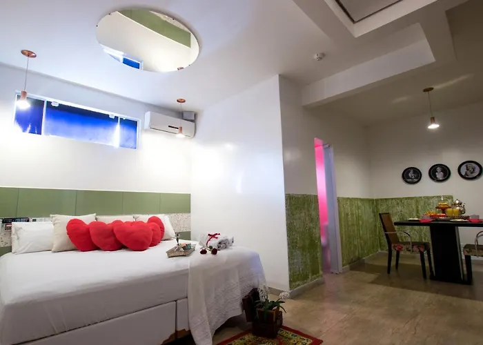 Champagne Motel Tubarão