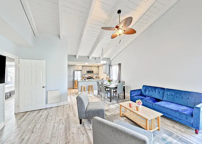 Groundswell E Apartment Newport Beach