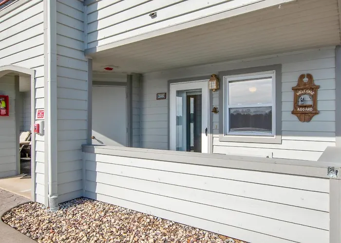 Lighthouse Cove #208 Apartment Wisconsin Dells