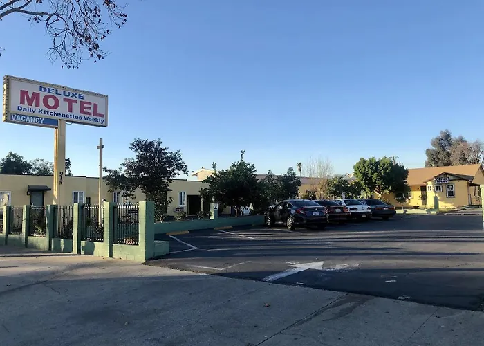 Deluxe Inn Pomona