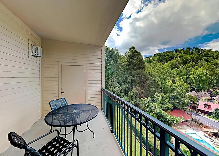 Summit Manor Condos Unit B3052 Gatlinburg