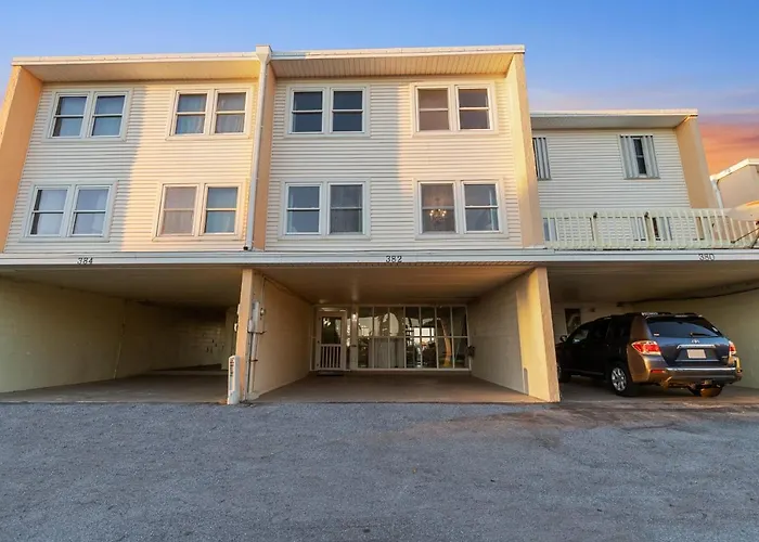 Treehouse Townhome Pensacola Beach
