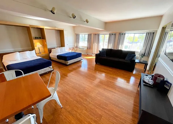 Alexandria Bay Hotels