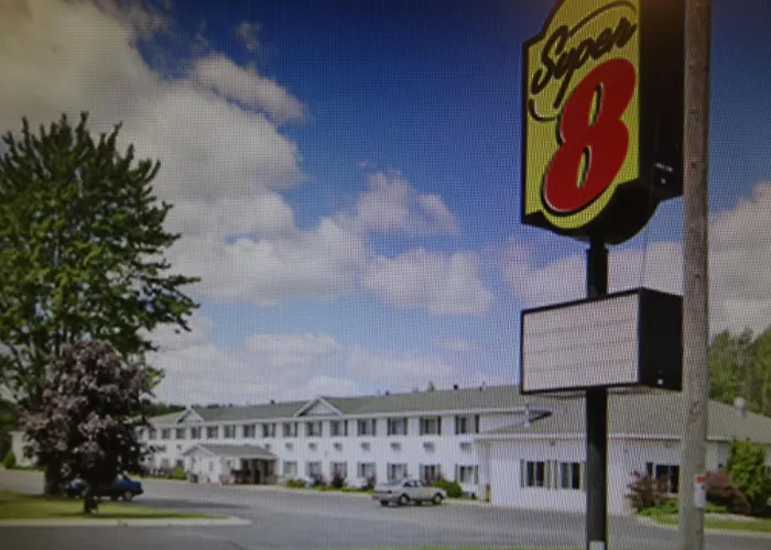 Super 8 By Wyndham Escanaba