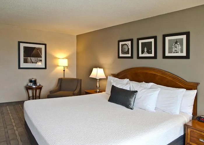 Inn At The Convention Center