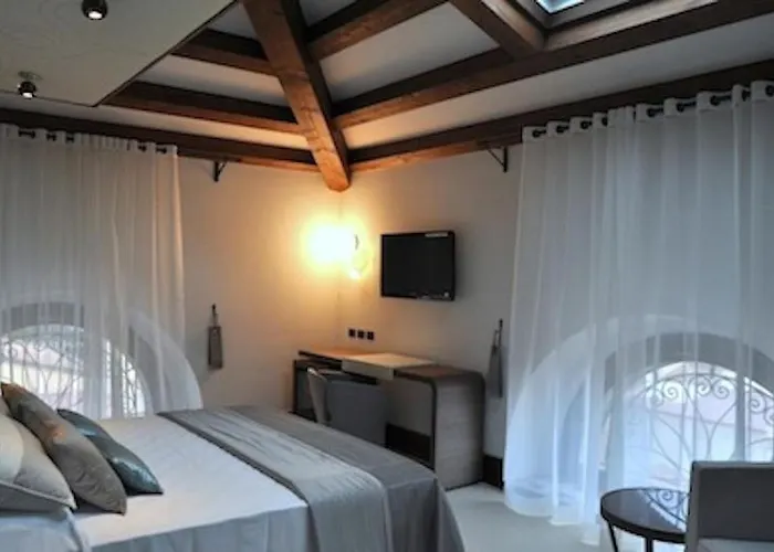 Hotel Palazzo Fortunato SantʼAgata di Militello