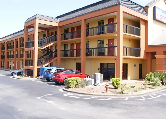 Home Town Inn & Suites