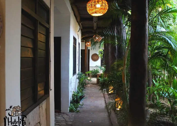 L Hotelito