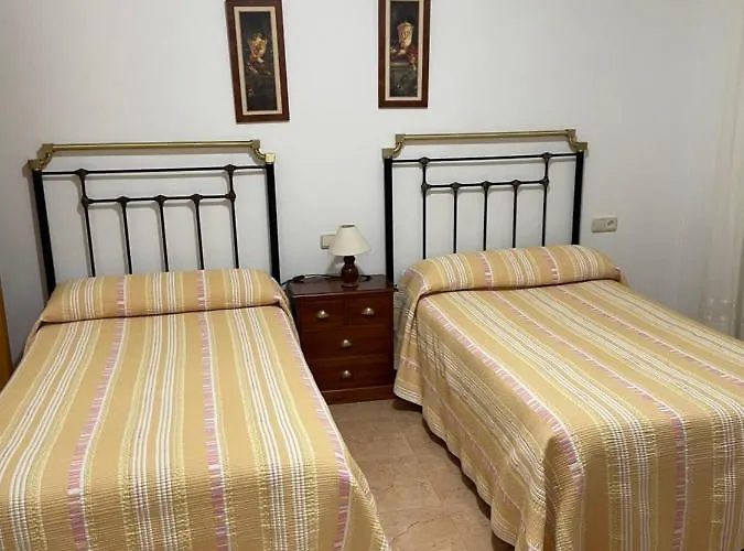 Hoteles en Elche de la Sierra