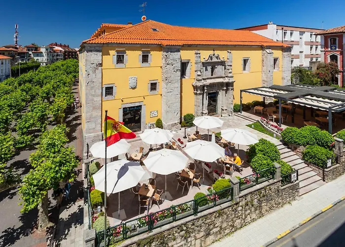Hotel Don Paco Llanes