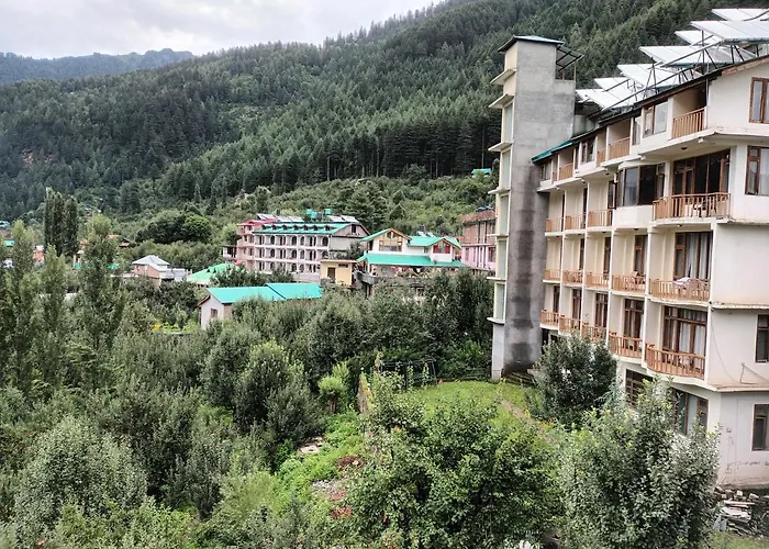 Sarthak Resorts-Reside In Nature With Best View, 9 Kms From Mall Road Manali