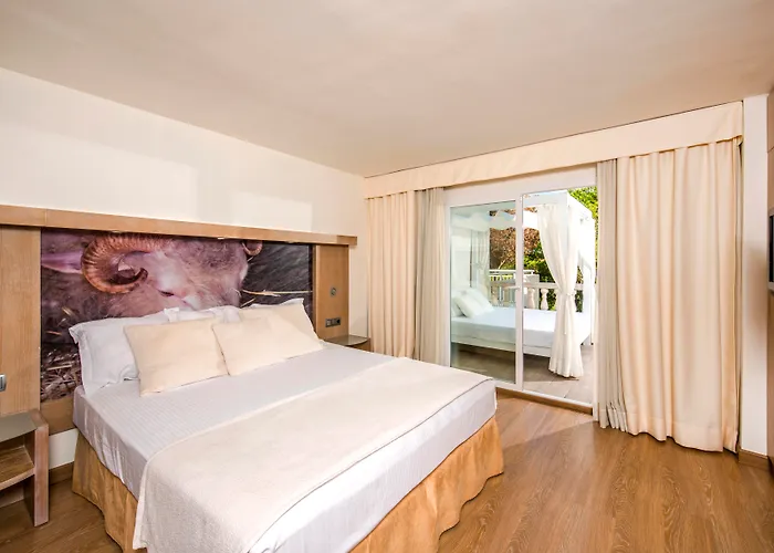 Iberostar Waves Club Cala Barca All Inclusive Portopetro