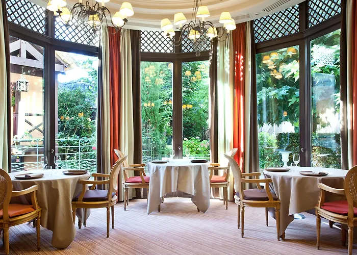 Hotel Les Etangs de Corot à Ville-dʼAvray
