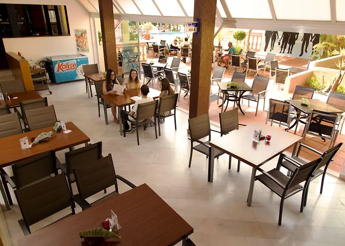 Wyndham Grand Carvoeiro Algarve Hotel