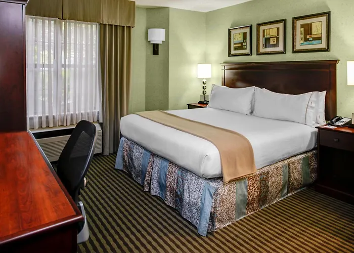 Holiday Inn Express Hotel & Suites Atlanta Buckhead By Ihg