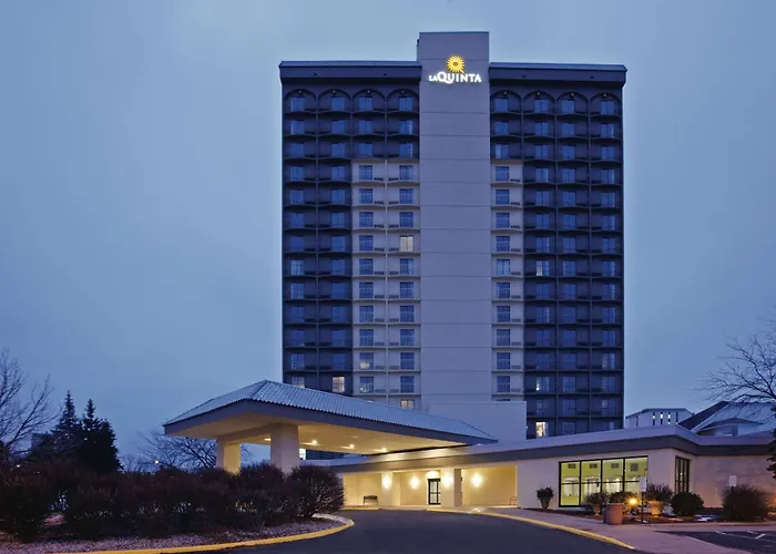 Bloom Hotel Bloomington