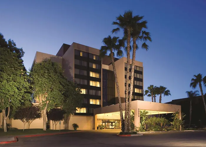 Doubletree By Hilton Fresno Convention Center Hotel