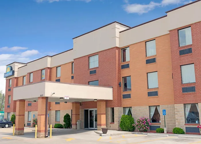 Days Inn By Wyndham Downtown St. Louis