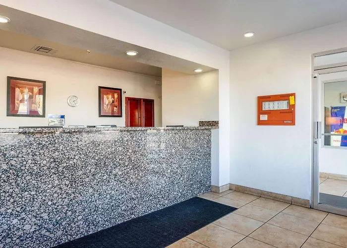 Econo Lodge Phoenix North I-17