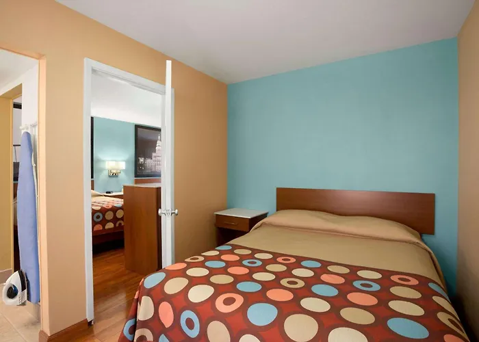 Super 8 By Wyndham Austin Downtown/Capitol Area