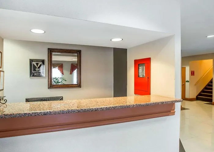 Econo Lodge Brunswick Travel Center