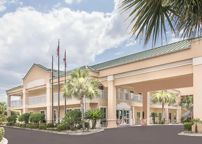 Baymont By Wyndham Crestview