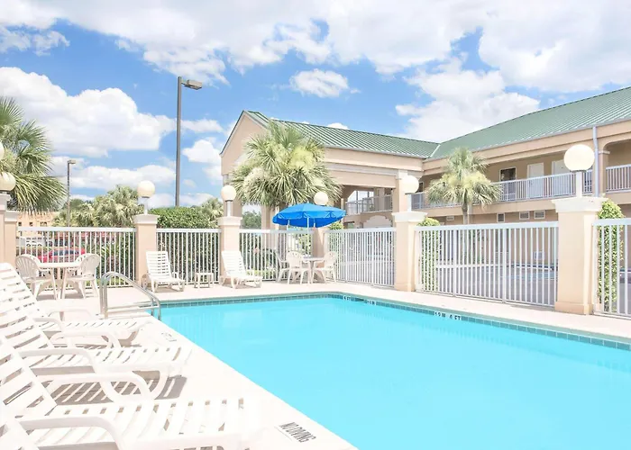 Baymont By Wyndham Crestview