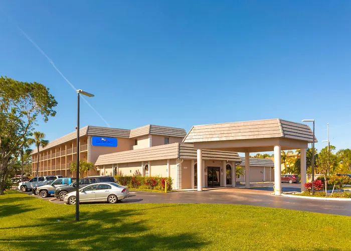 Baymont By Wyndham Bonita Springs Hotel