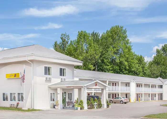 Super 8 By Wyndham Monticello