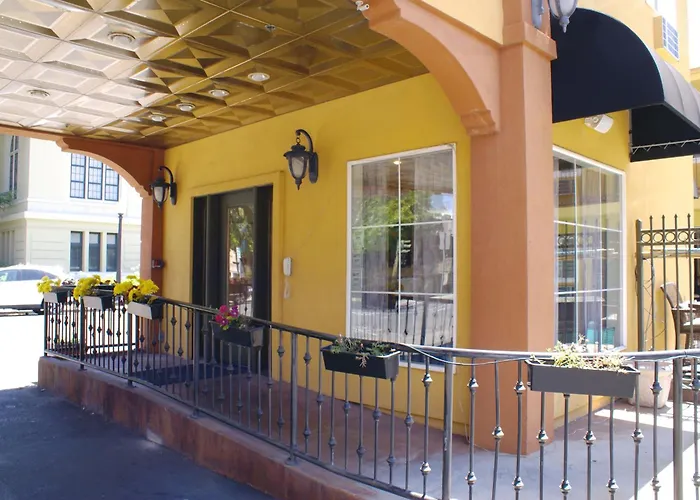Napa Valley Hotel & Suites