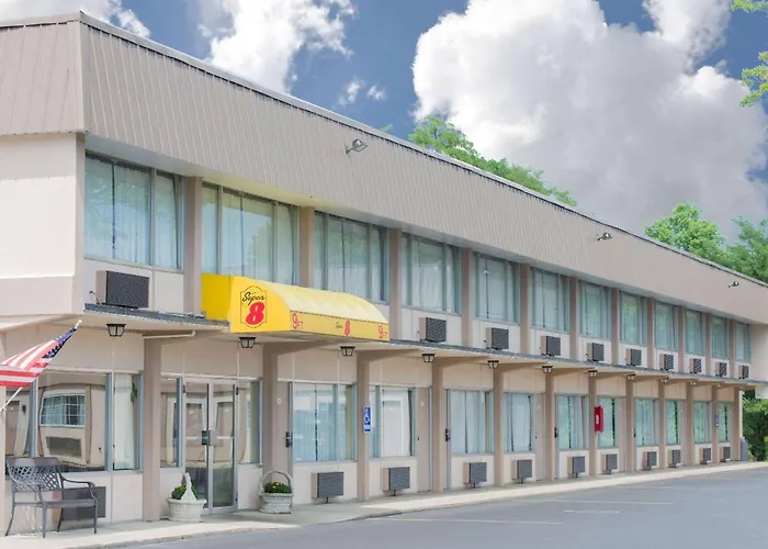 Super 8 By Wyndham Ashland Hotel