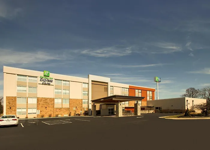 Holiday Inn Express & Suites Wapakoneta By Ihg